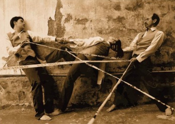 Un hombre muerto a puntapiés, en Teatro Malayerba | La República EC